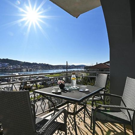 Holiday House Vukman Трогир Екстериор снимка