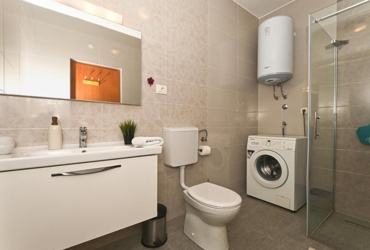 Holiday House Vukman Трогир Екстериор снимка