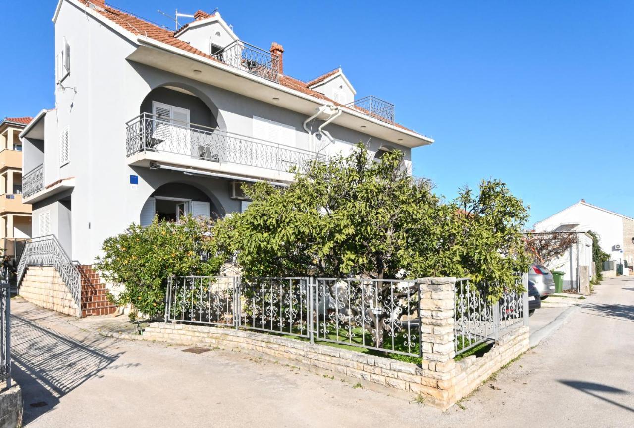 Holiday House Vukman Трогир Екстериор снимка