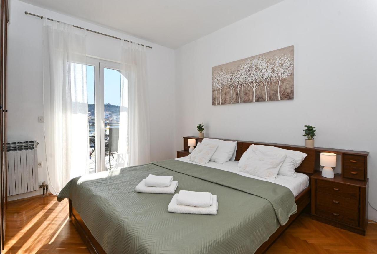 Holiday House Vukman Трогир Екстериор снимка