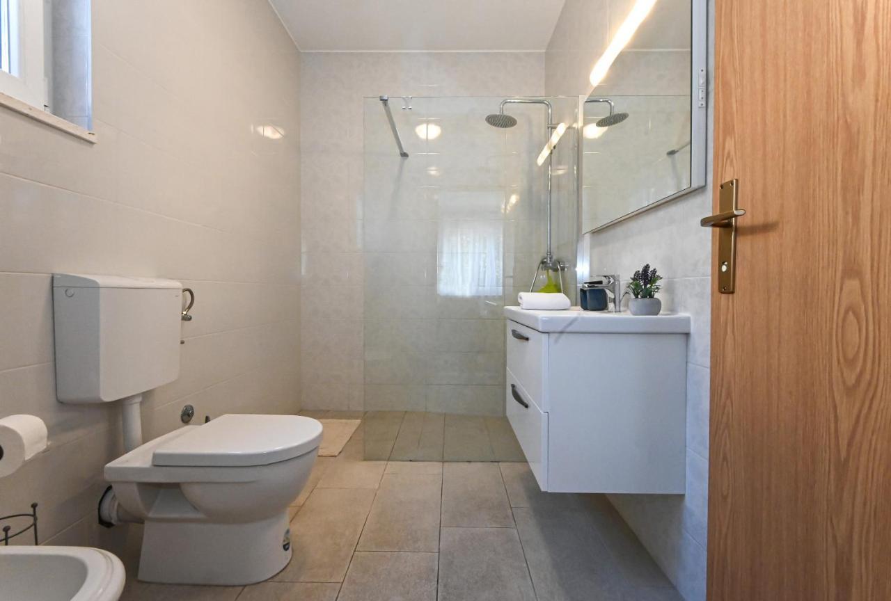 Holiday House Vukman Трогир Екстериор снимка