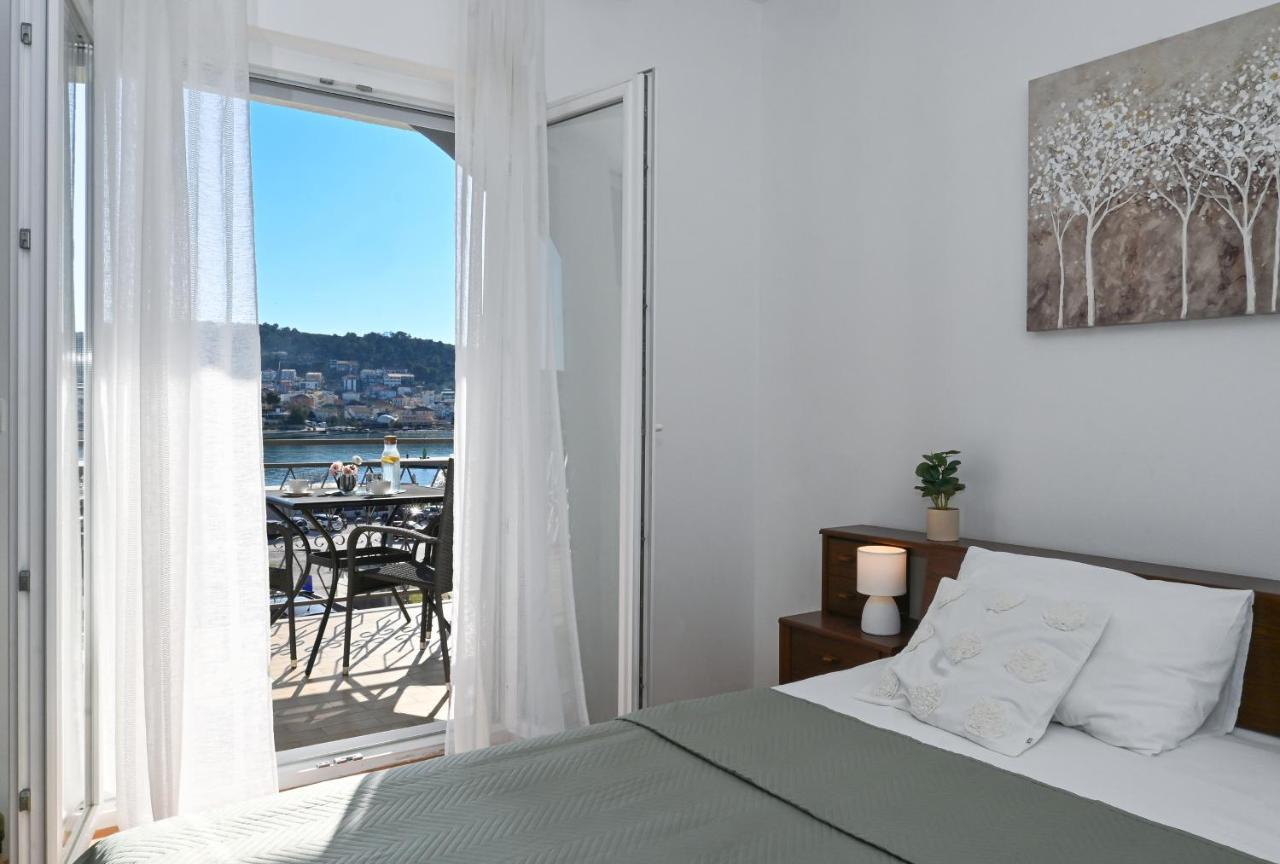 Holiday House Vukman Трогир Екстериор снимка